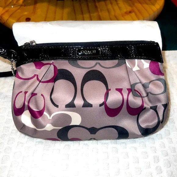 Coach Women's Multicolor Wristlet - Picture 1 of 6
